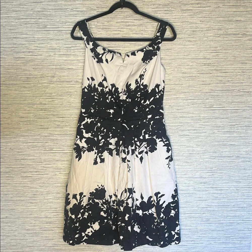 White House Black Market Elegant Black and White Floral Dress Size 8 (574) - Picture 1 of 7